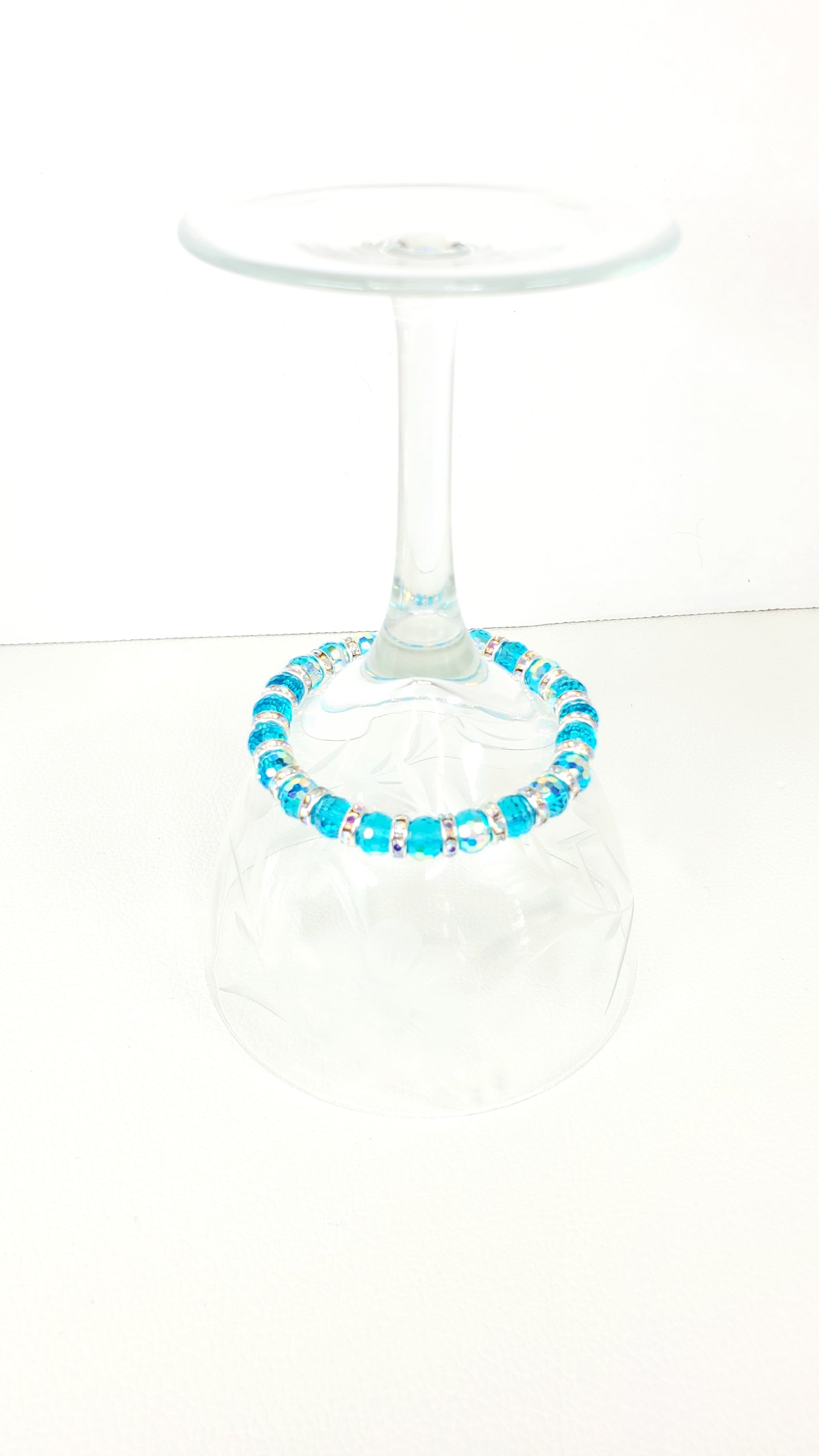 Beautiful Blue Aurora Borealis Faceted Crystal Glass Stretch Bracelet