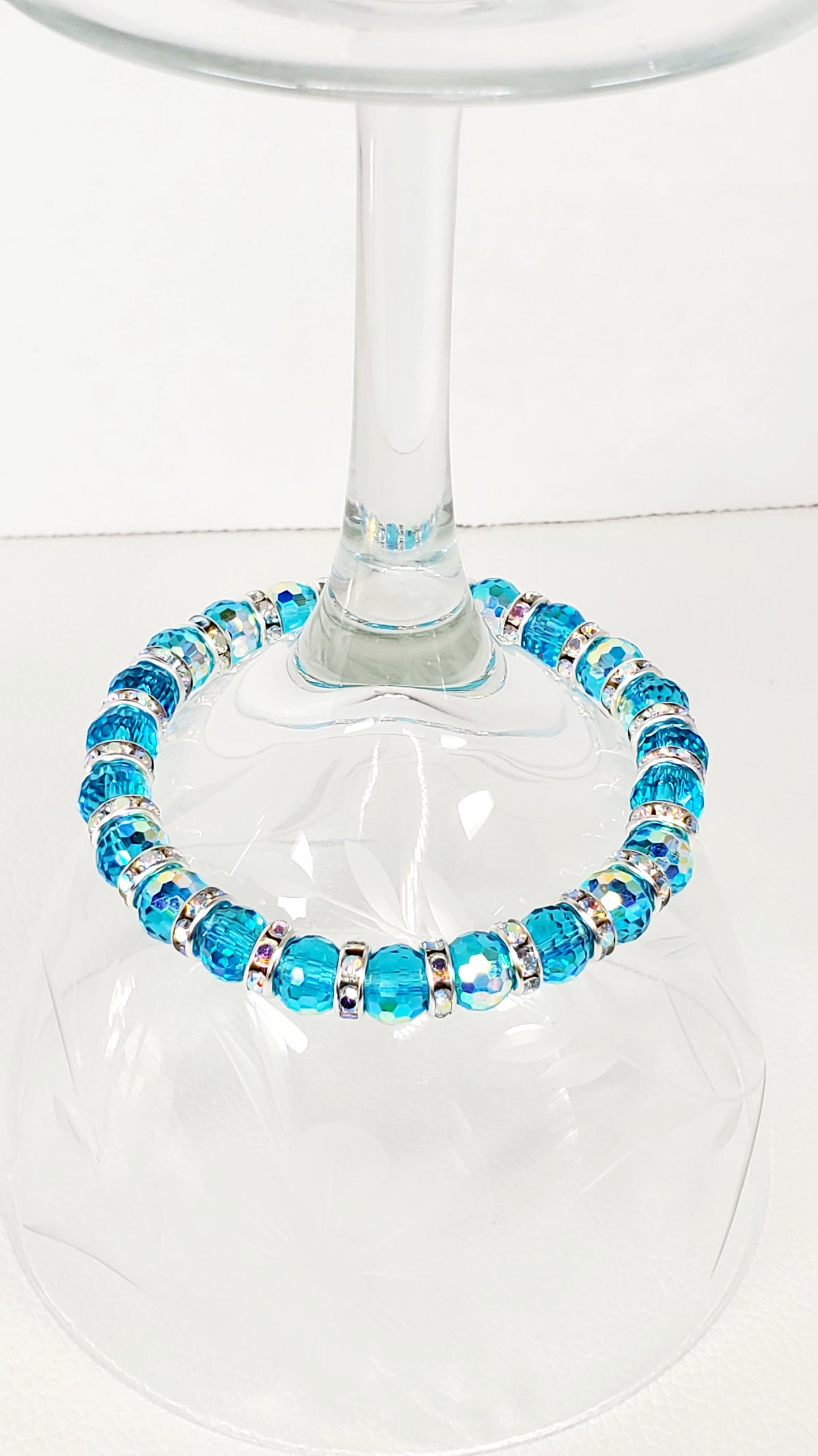 Beautiful Blue Aurora Borealis Faceted Crystal Glass Stretch Bracelet